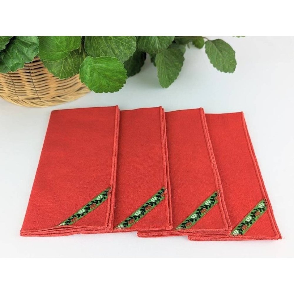 Set of 4 Red and Green Linen Cloth Table Napkins Vintage Christmas Table Decor